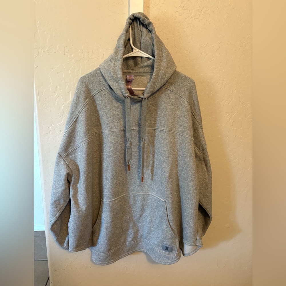 Savage X Fenty ESSENTIAL OVERSIZED HOODIE. Preloved size Large. Great condition.